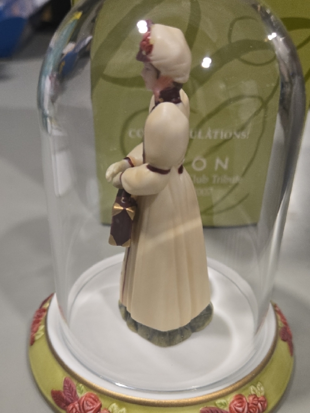 Vintage Avon 2006 Miniture Ceramic Dome Figurine NWOT - Picture 3 of 8